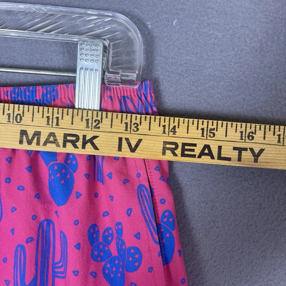 Chubbies The Grand Mirage Swim Trunks Small 5.5 Inseam Pink Blue Cactus Resort